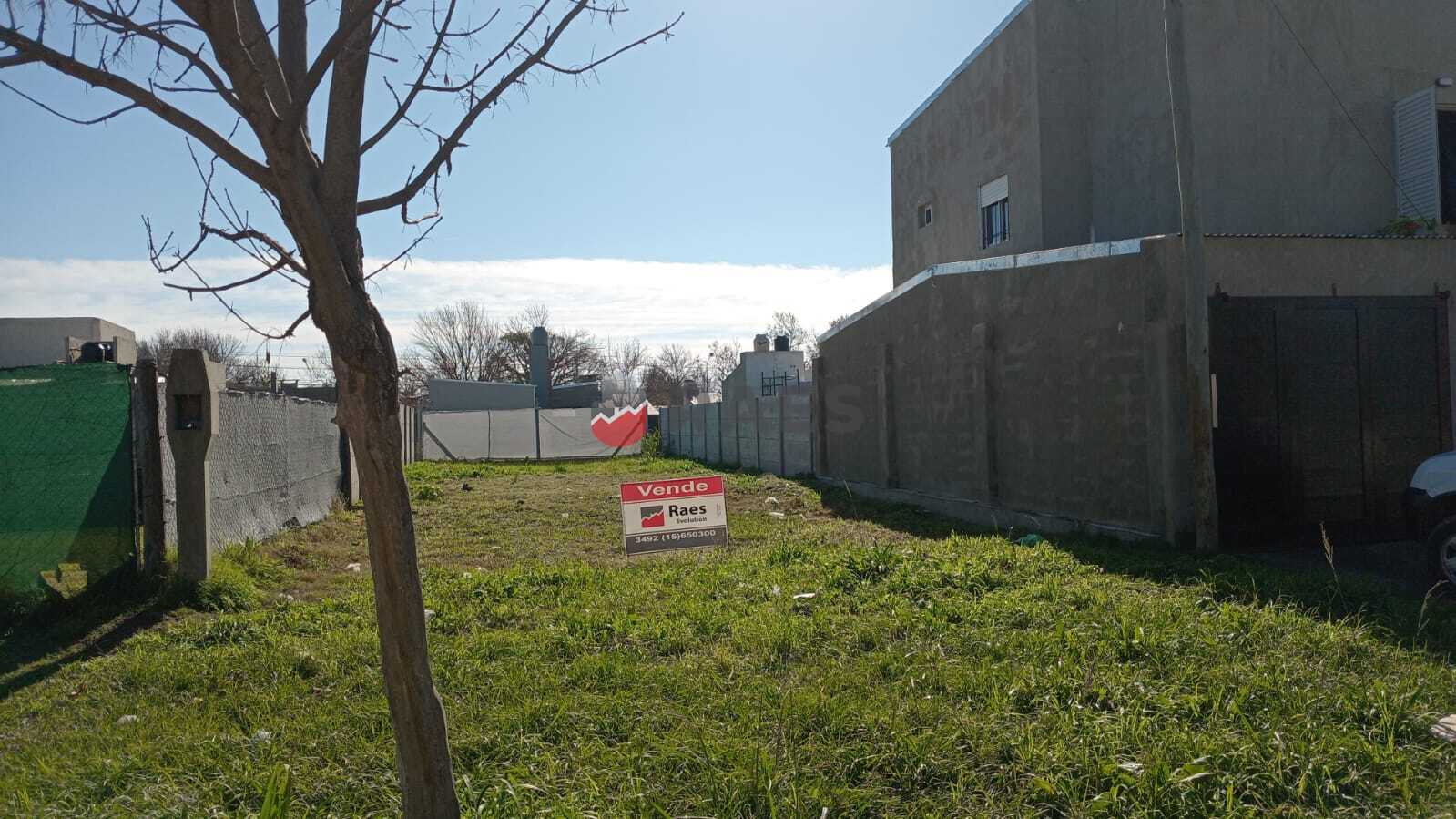 Terreno de 240 m² en Mora